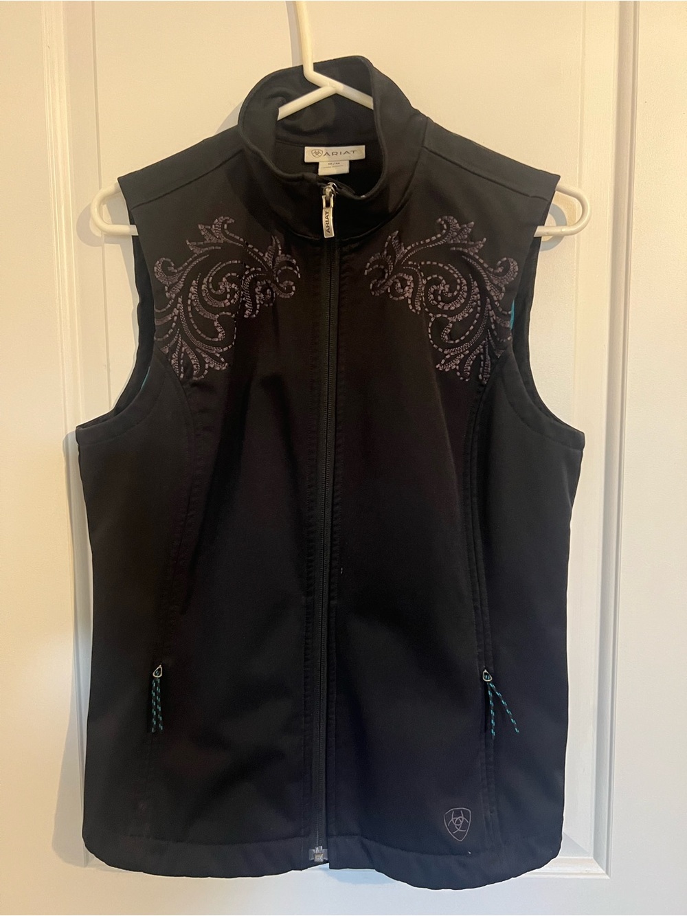 Ariat Black Embroidered Softshell Vest Fleece Lined with Zip Pockets